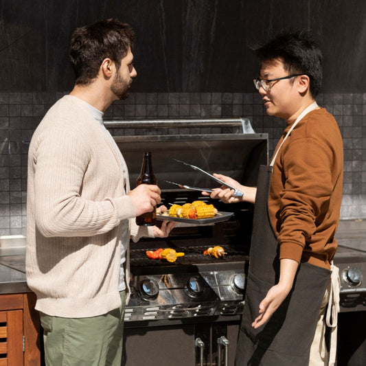 Griddle vs. Grill: Which One Should You Choose for Your Outdoor Cooking?